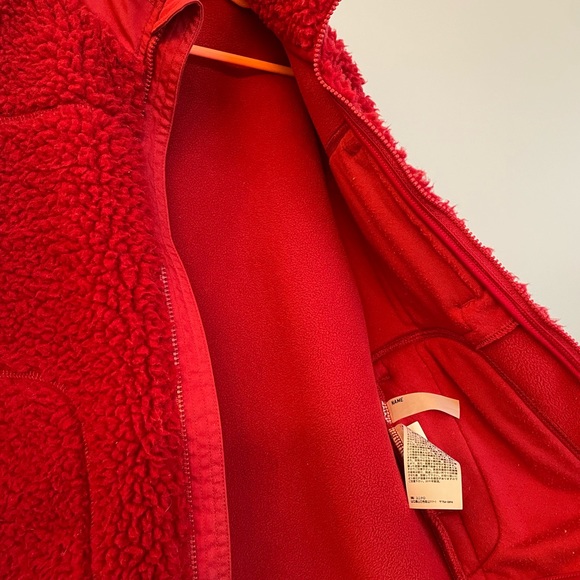 UNIQLO child size 110 (US 4T) red jacket - Picture 4 of 5